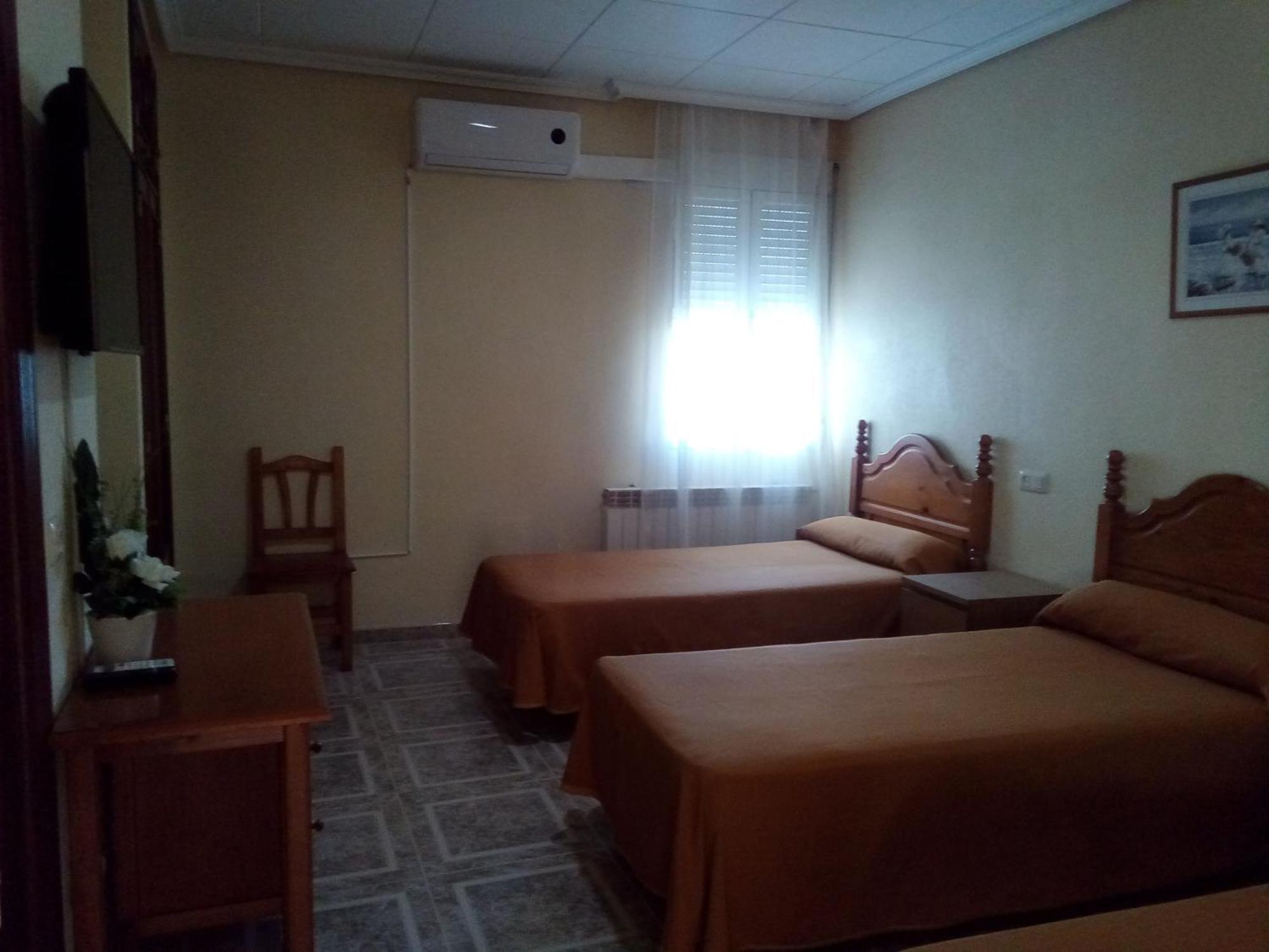 Hostal Avila Ocana  Ngoại thất bức ảnh