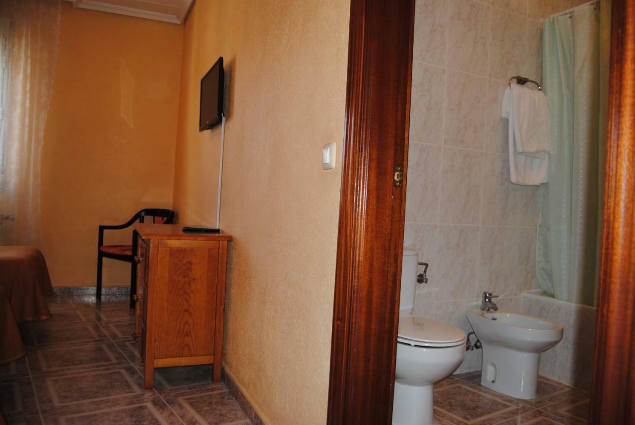 Hostal Avila Ocana  Ngoại thất bức ảnh