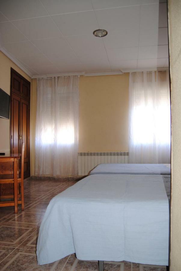 Hostal Avila Ocana  Ngoại thất bức ảnh