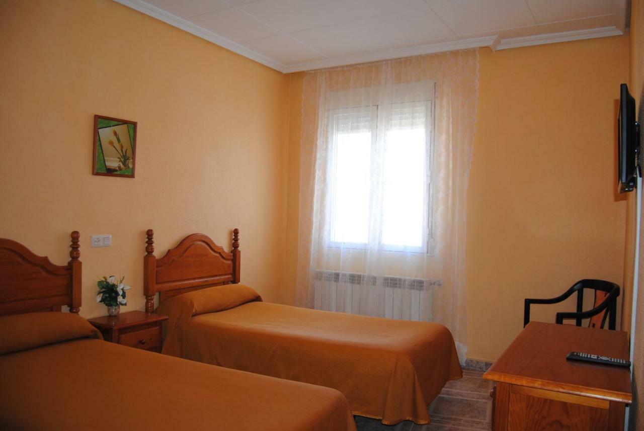 Hostal Avila Ocana  Ngoại thất bức ảnh