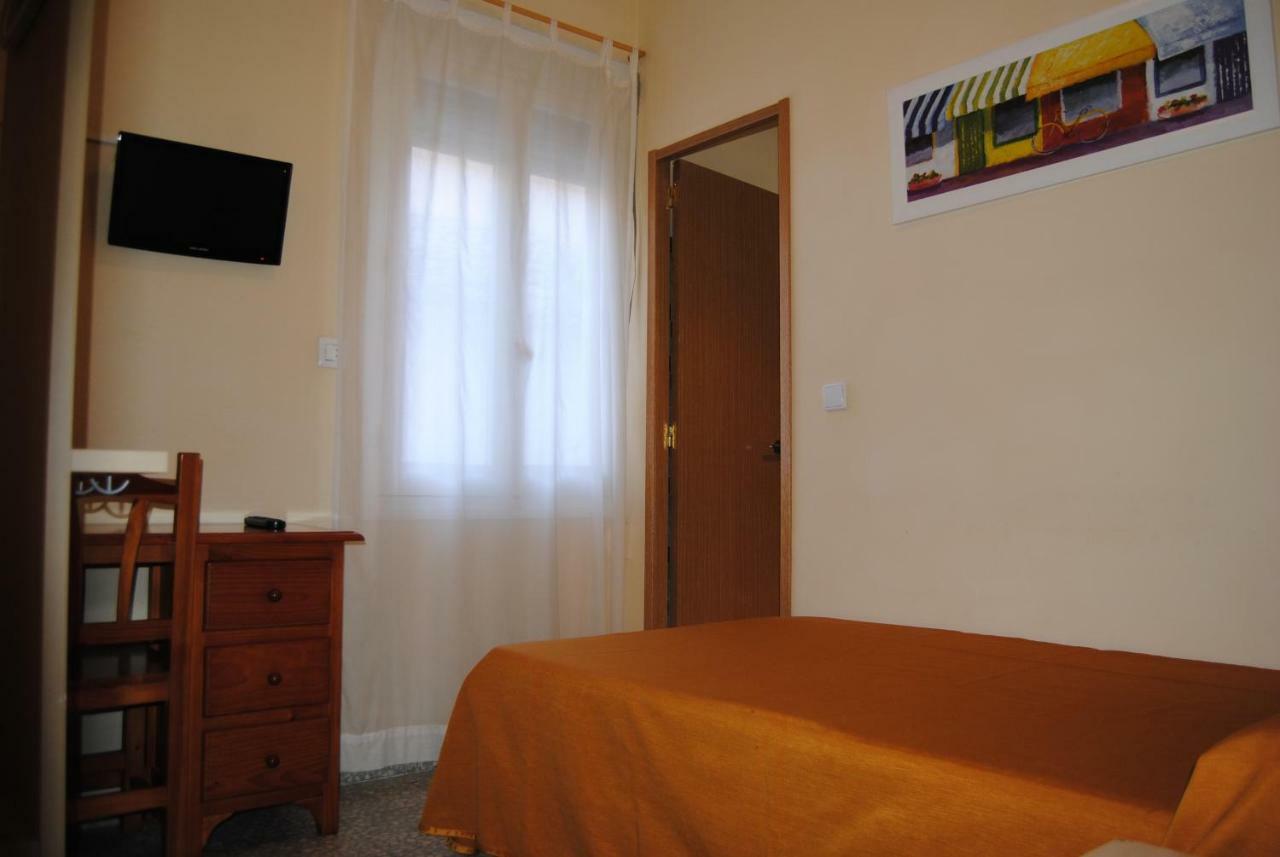 Hostal Avila Ocana  Ngoại thất bức ảnh