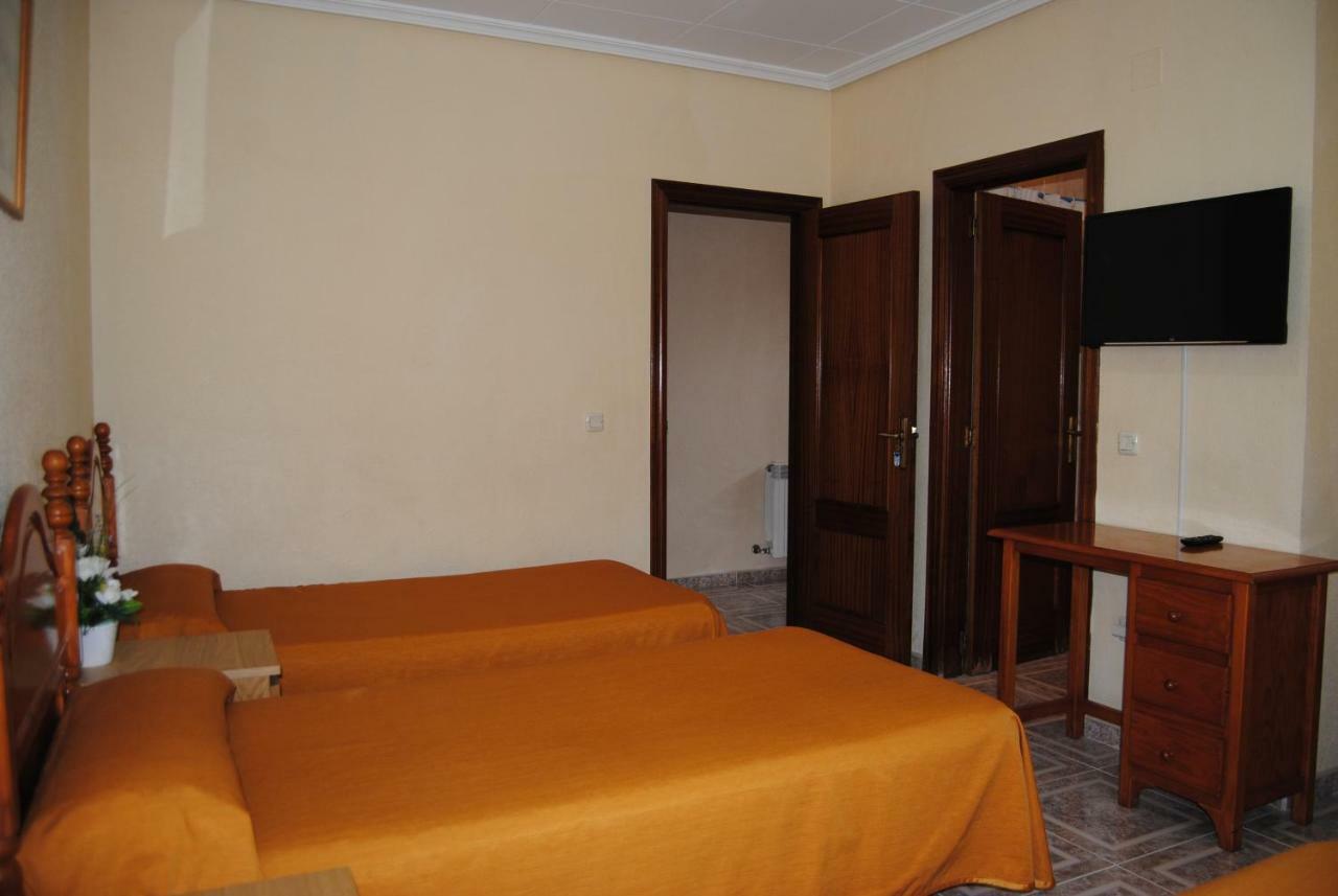 Hostal Avila Ocana  Ngoại thất bức ảnh