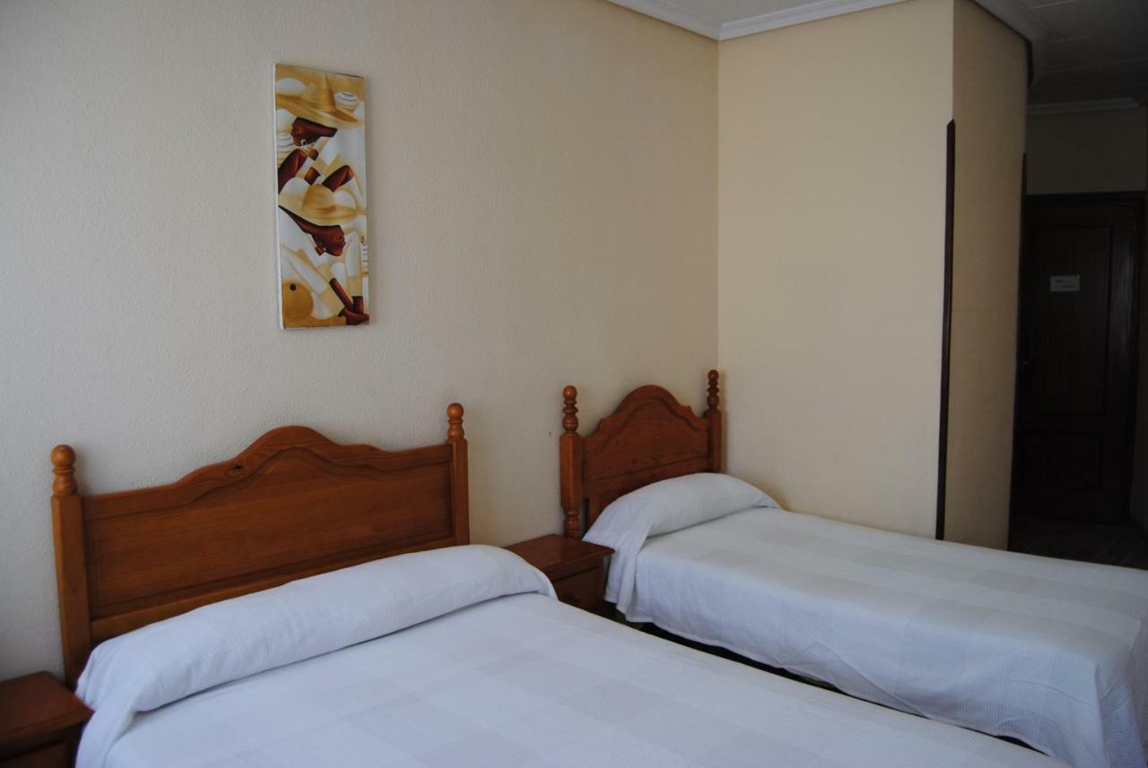Hostal Avila Ocana  Ngoại thất bức ảnh