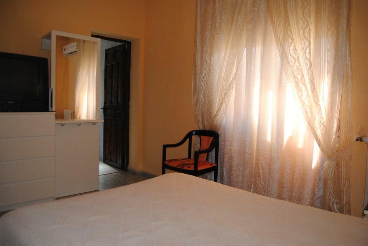 Hostal Avila Ocana  Ngoại thất bức ảnh